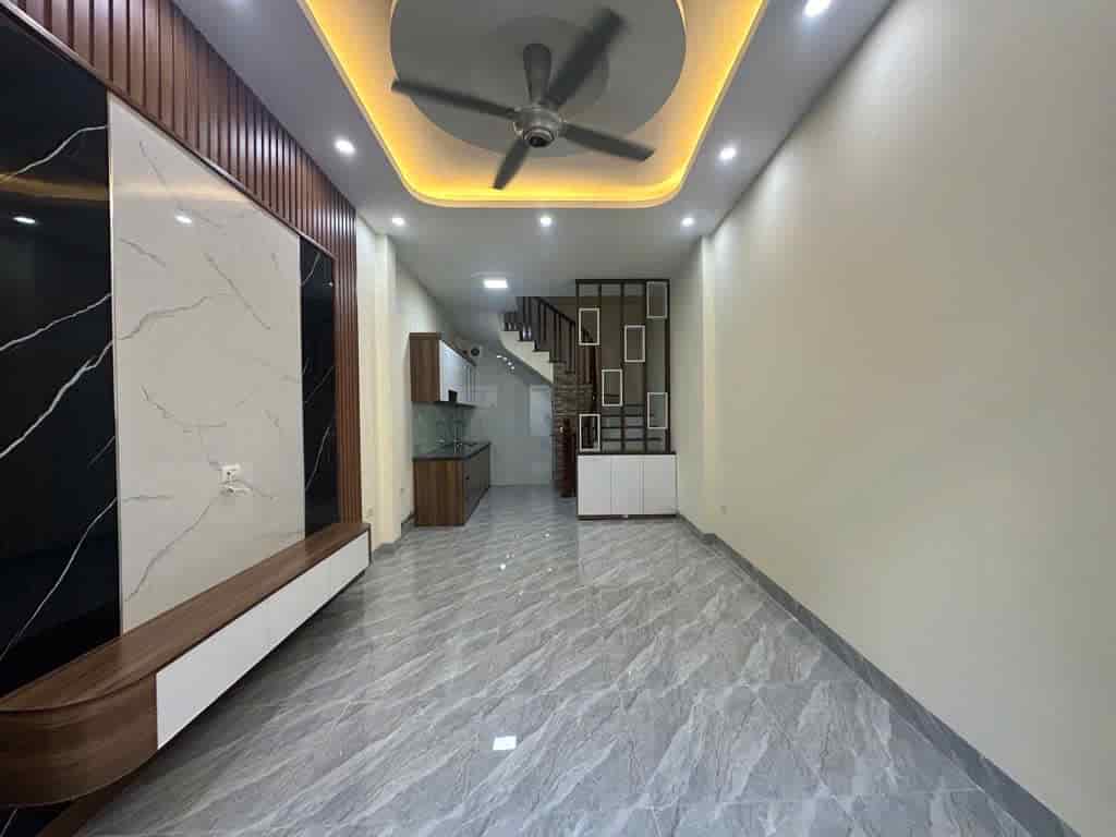 Thanh Lân gần phố 30m2, giá chào 4.3 tỷ có thương lượng.