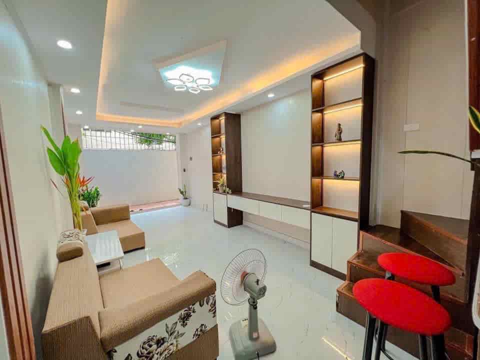 Yên Xá Thanh Trì nhà đẹp 32m2 chỉ 4 tỷ gần ô tô.