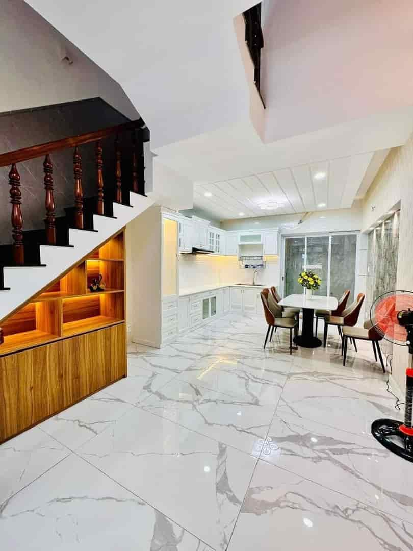 Nhà đẹp bán , Dt 62m2 3 tầng Nơ Trang Long, BThạnh, gần BV Đa Khoa Gia Định, hẻm xe hơi