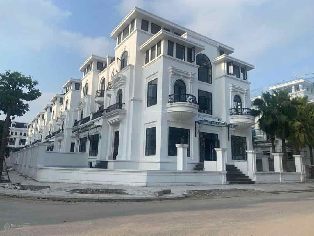 Bán shophouse Louis City Hoàng Mai, căn góc, 150m2 giá 180 triệu/m2