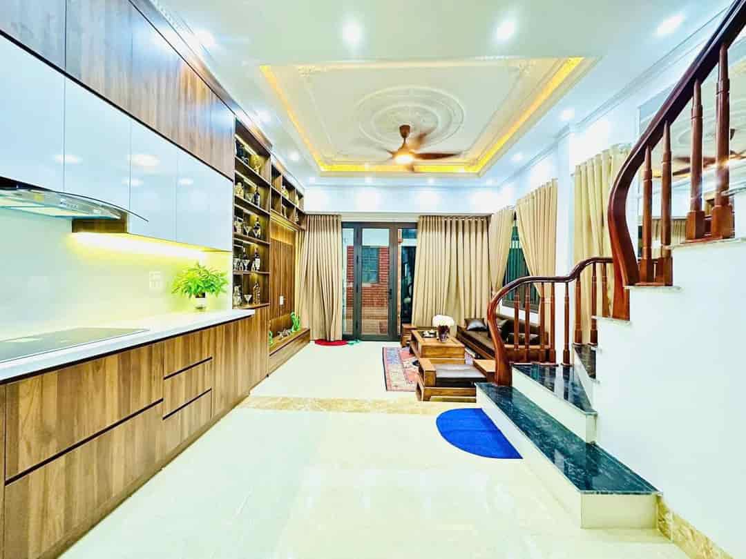 Phố Đào Tấn 40m2, hơn 4 tỷ, lô góc, ngõ nông 30m ra phố, dân trí cao