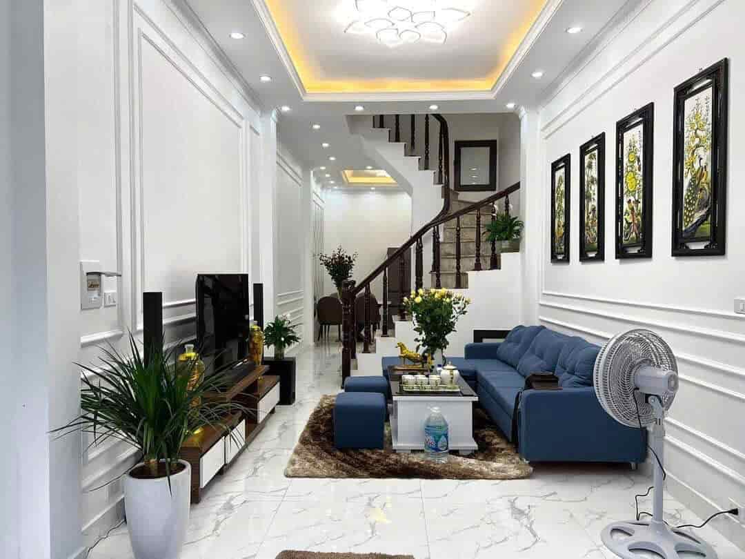 Nhà đẹp Gốc Đề, Hai Bà Trưng 45m2, 4 tầng, chủ tặng lại nội thất