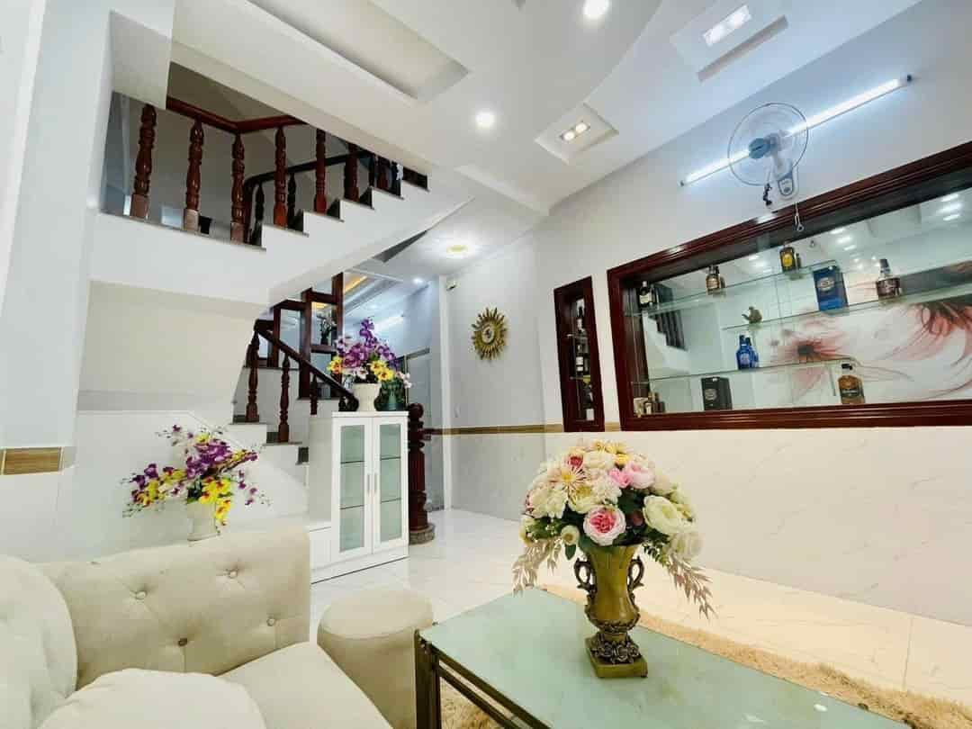 2tỷ550 bán nhanh còn 2tỷ400, 69,5m2 Nguyễn Oanh, P17, Gò Vấp, 3 tầng, 4PN, 4WC, gần ĐH Nguyễn Tất Thành hẻm 6m