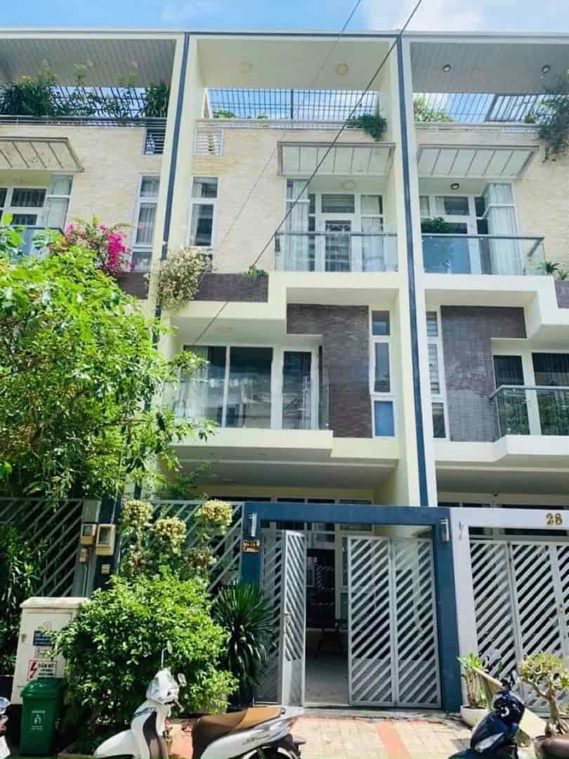 Gần bến Bạch Đằng, chợ Bến Thành nhà 95m2 Bùi Văn Ba, Tân Thuận Đông, Q7, 3 lầu 3PN 3WC, bán 3 tỷ 100, hẻm 7m