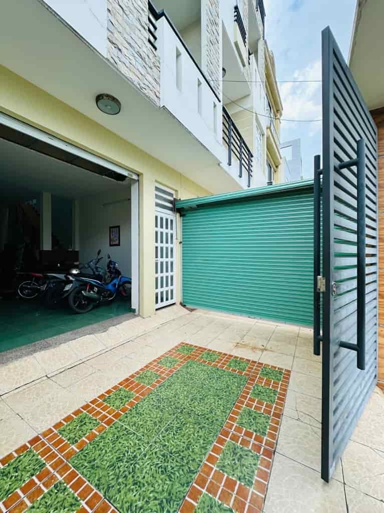 Chủ ngộp cần bán 2 căn liền kề 180m2 Nguyễn Duy Trinh 14,5 tỷ