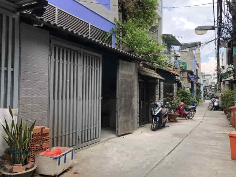 Hạ chào 900tr, bán nhà hẻm ô tô đường Lê Văn Quới, quận Bình Tân