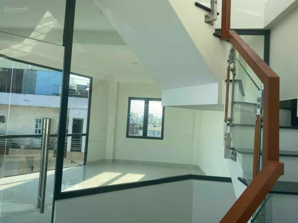 Bán nhà Trần Kế Xương DT 20x18 (360m2), 5T + ST + sân ô tô, giá 30 tỷ, HĐT 134 triệu/tháng