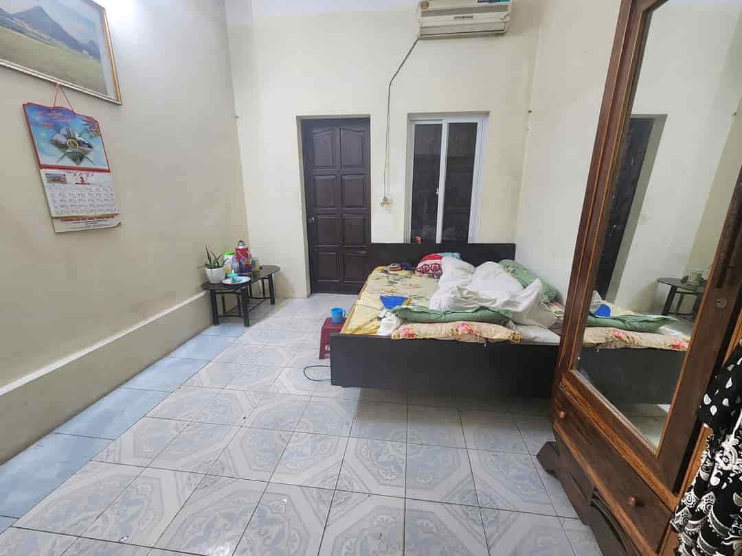 Lạc Long Quân bán nhà 50m2, lô góc, ô tô tránh, 30m ra phố, nhỉnh 11 tỷ