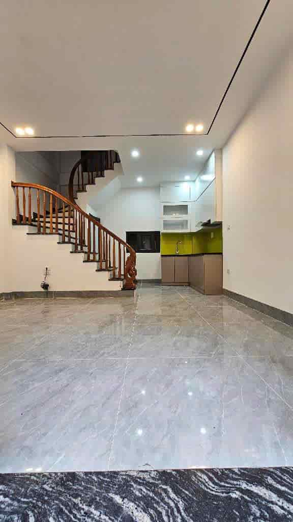 Chủ cần tiền bán nhà Bát Khối 30m2, 5 tầng