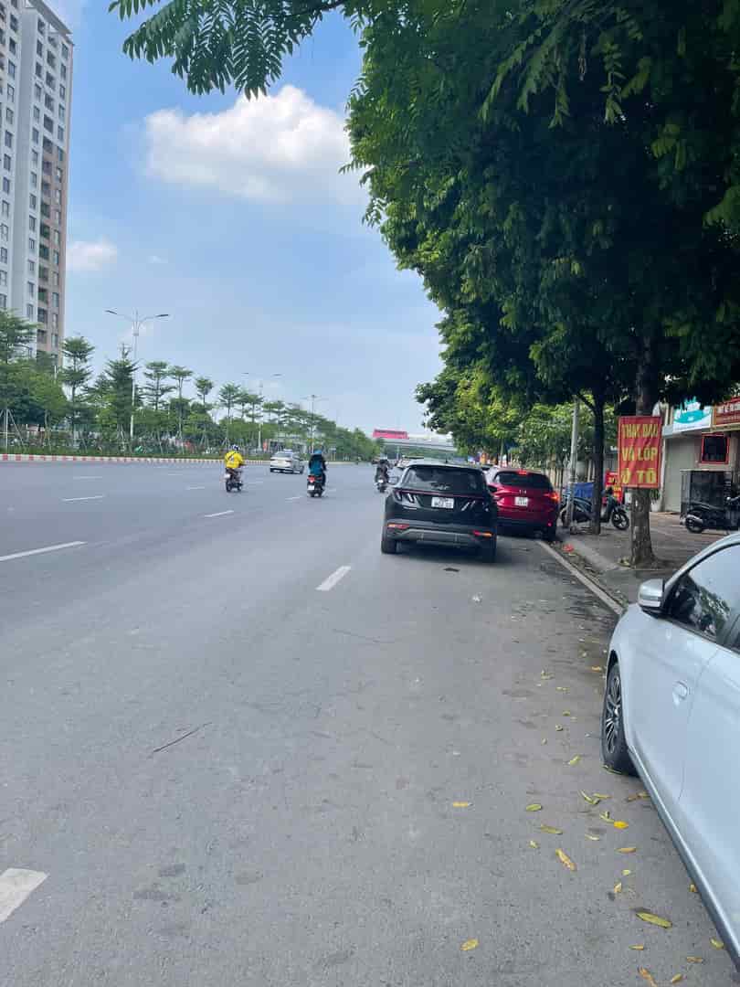 P. Đàm Quang Trung, ngõ thông, ô tô vào nhà, xung quanh nhiều tiện ích