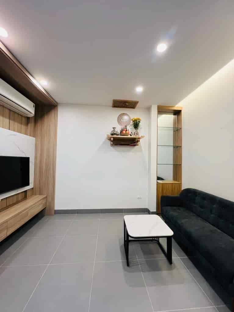 Nhà Nguyễn Khang 32m2, 6T, ô tô đỗ cửa, ngõ thông, kinh doanh 7.5 tỷ