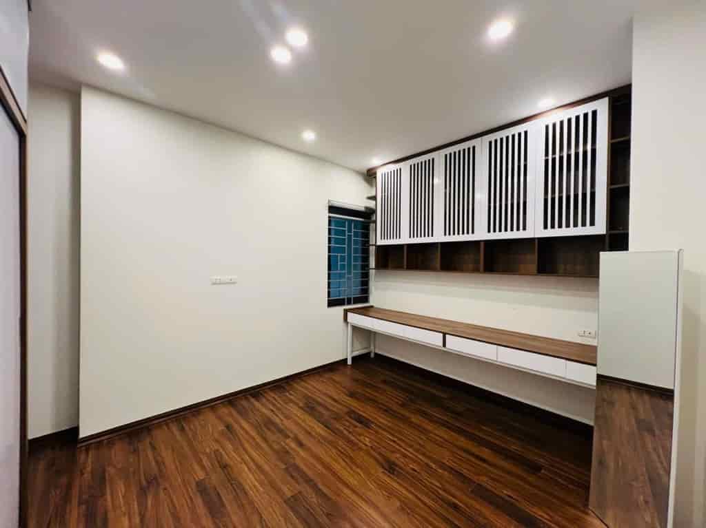 Nhà Nguyễn Khang 32m2, 6T, ô tô đỗ cửa, ngõ thông, kinh doanh 7.5 tỷ