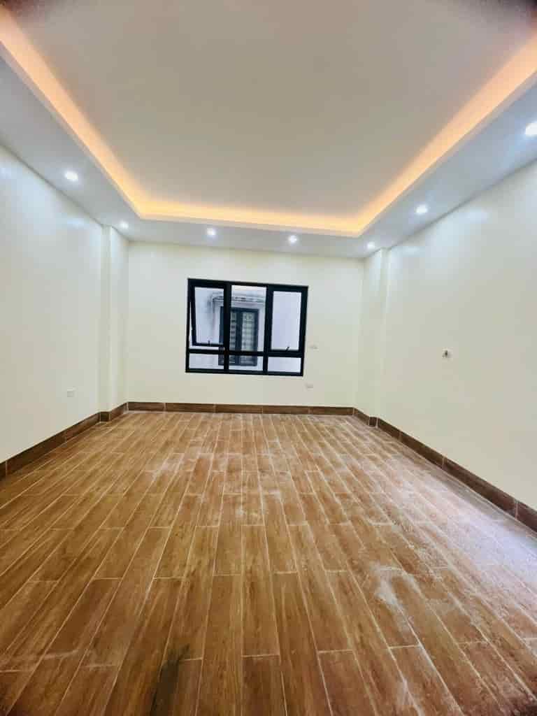 Nhà Dương Quảng Hàm lô góc, 40m2, 6T thang máy, nhà mới ở ngay 10.9 tỷ