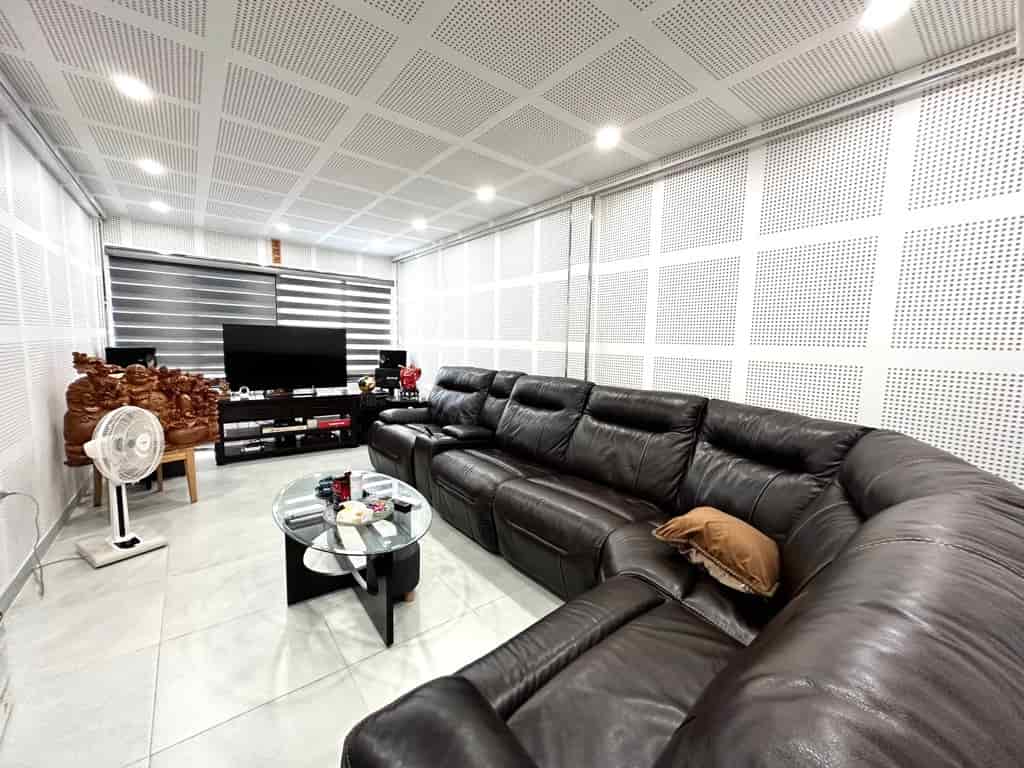 Siêu phẩm Hạ Yên Quyết, gara ô tô, ở vip, kinh doanh 50m2, 5T, 15 tỷ