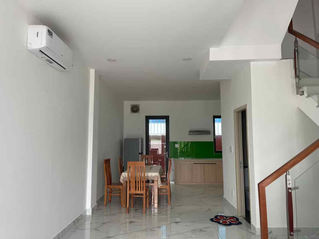 Cho thuê nhà 3 tầng full nội thất, đối diện công viên, Suncasa Central, Vsip2A,Tân Uyên, Bình Dương