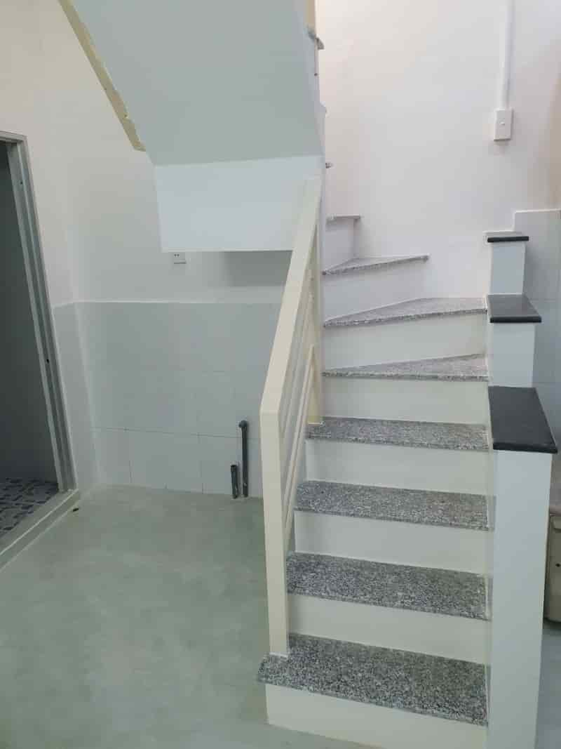 Bán nhà Hoàng Hoa Thám, hẻm 5m, 70m2, 5.5x11.5m