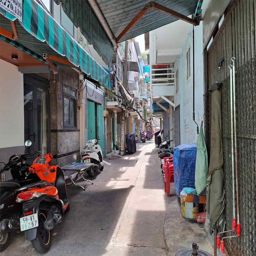 Trung tâm quận 10, hẻm ba gác thông các ngã, dtsd 40m2, nhà đẹp vào ở ngay chỉ nhỉnh 3 tỷ