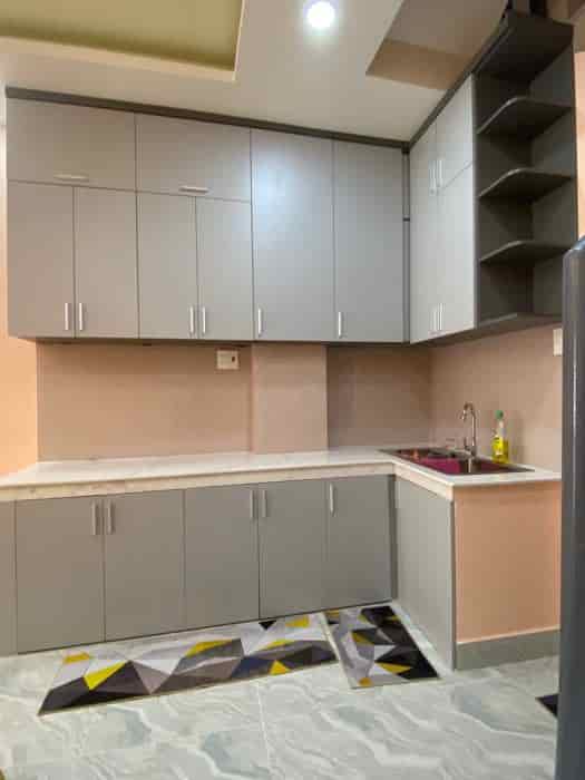 Bán nhà mới đẹp, 33m2, 5 tầng nở hậu,  gần chợ hoa Hồ Thị Kỷ, đường Lê Hồng Phong, Quận 10.