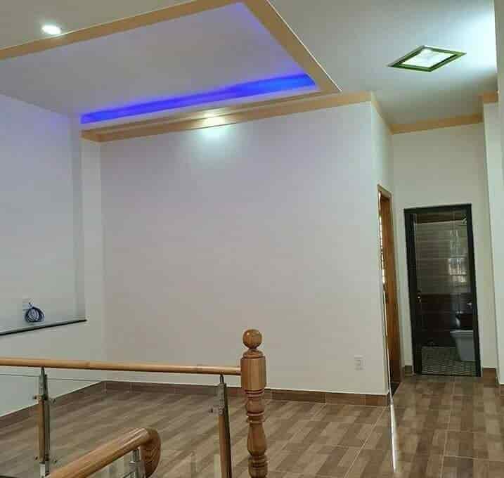 Bán nhà Đ.Âu Dương Lân Q8 60m2, 1 tỷ 290tr, hẻm xe hơi