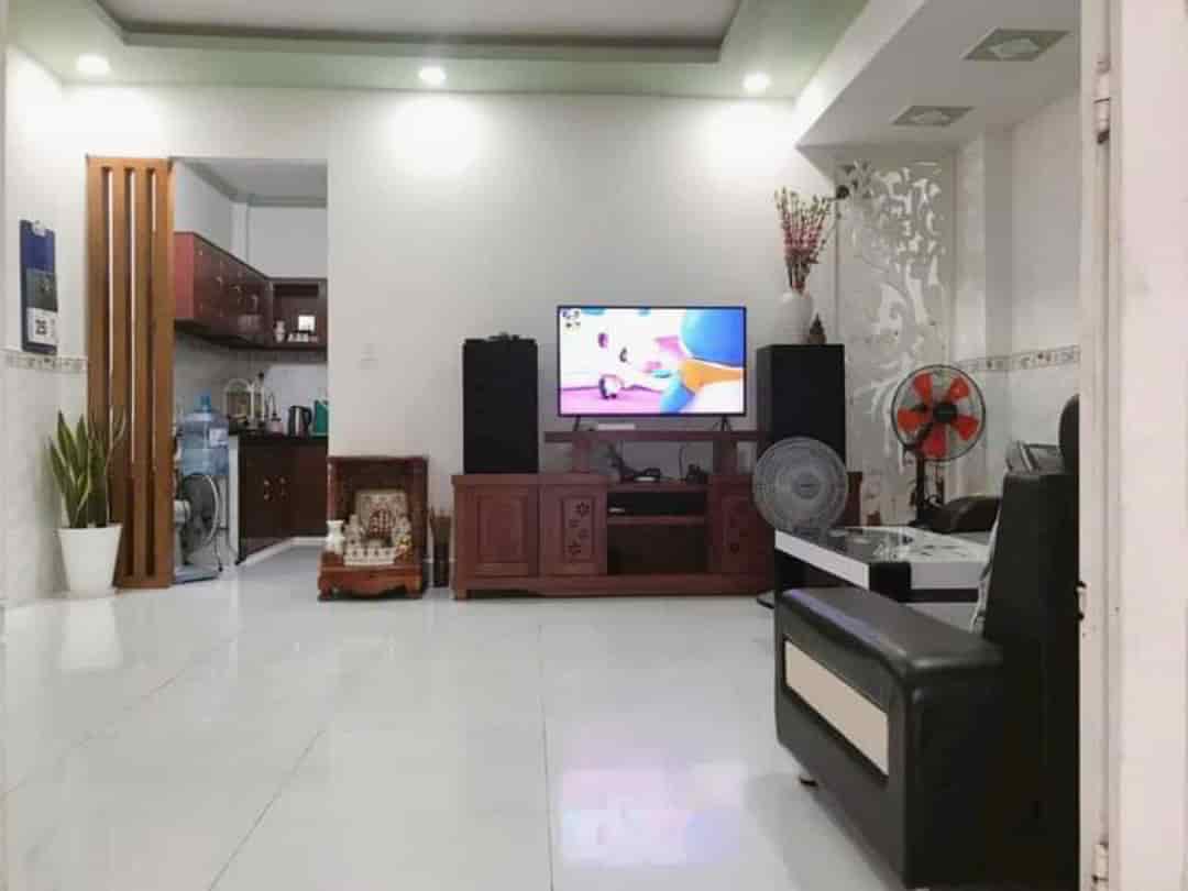 Bán nhanh nhà q3, hẻm ô tô, 52m2, giá 1 tỷ 520, shr