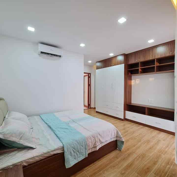 Bán nhà 1T2L Đường Hưng Phú, phường 9, quận 8, 60m2, hxh, shr