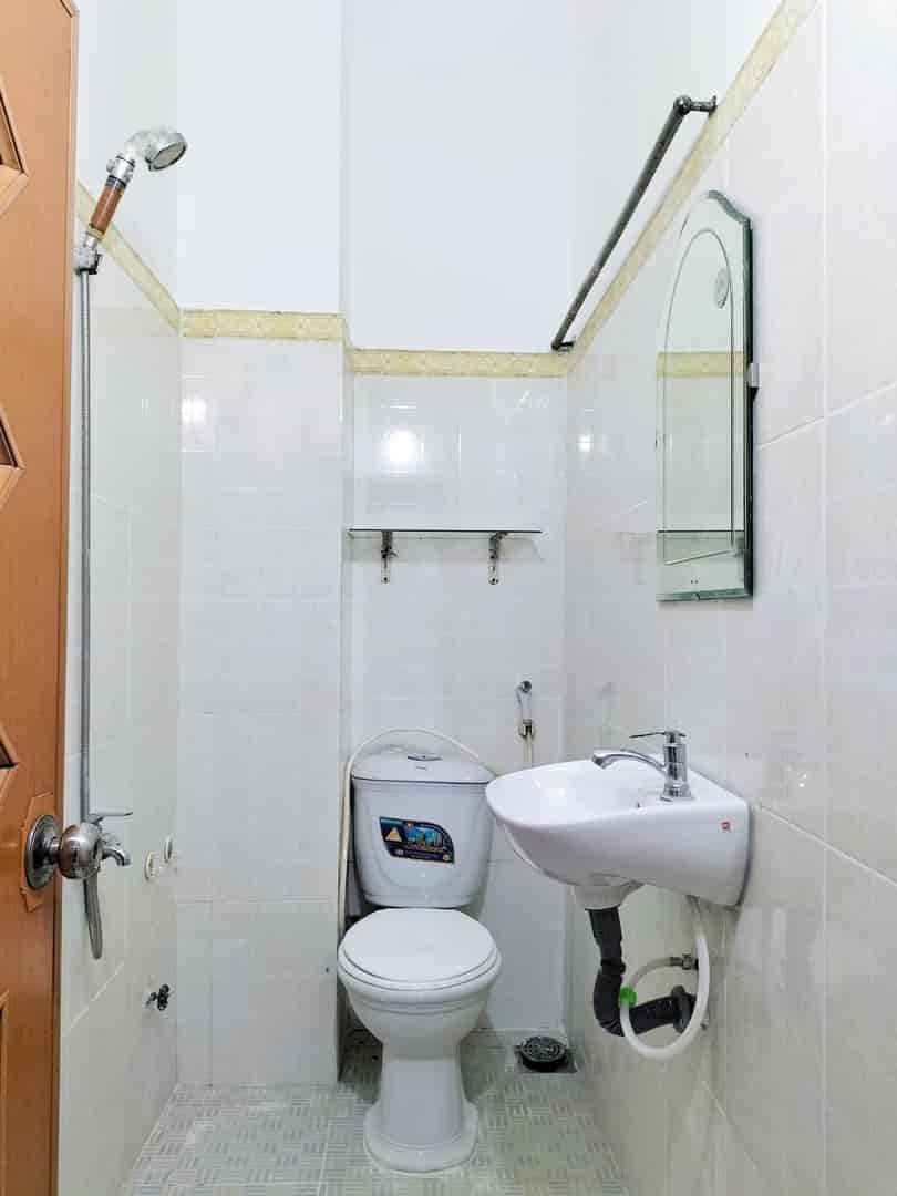 Định cư qua Úc bán nhà Đ.Phan Đình Phùng, Q.Phú Nhuận, 62m2, 987 triệu