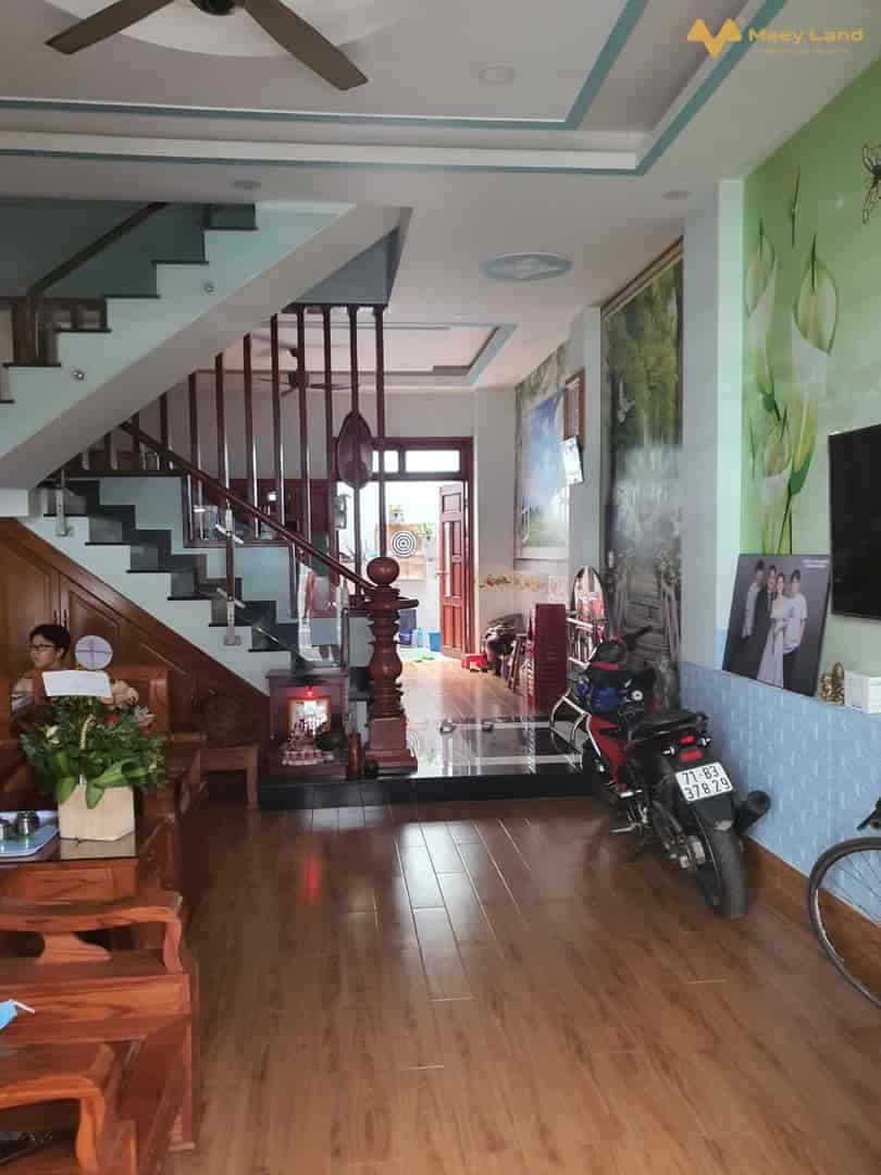 Chính chủ bán nhà Lãnh Binh Thăng Q11 63m2 giá 1 tỷ 160, gần Lottte