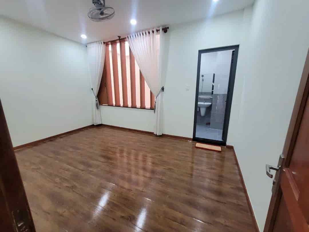 Cần bán nhà Đặng Văn Bi Thủ Đức, giá 1 tỷ 4, 55m2 SHR