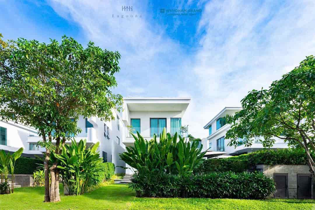 Biệt thự song lập biển 252m2 1 trệt 2 lầu, có sẵn hồ bơi, shr sở hữu lâu dài