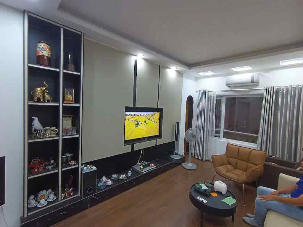 Vị trí đắc địa, lõi Ba Đình 30m2, 5 tầng, full nội thất, 3 bước ô tô tránh