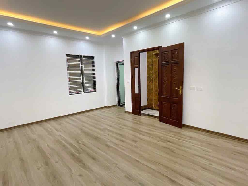 Nhà đẹp Linh Lang, Phan Kế Bính 36m2, 6 tầng, mặt tiền lớn, thang máy, full nội thất