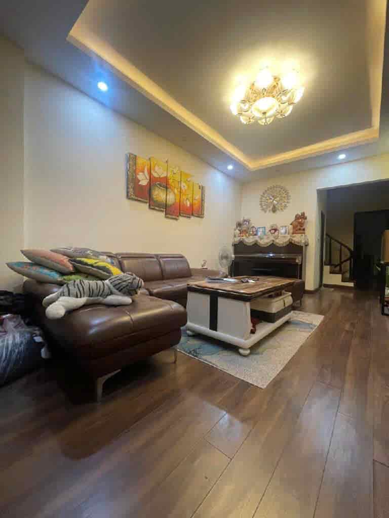 Ba Đình nhà đẹp 42M2 cách 50m ra ô tô tránh.