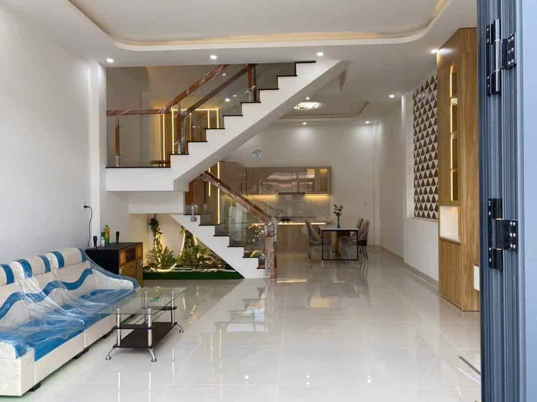 Nhà SHR 70m2, mặt tiền nhựa, đường thông, Thuận Giao, Thuận An, BD, giá chỉ 2,88 tỷ thương lượng.