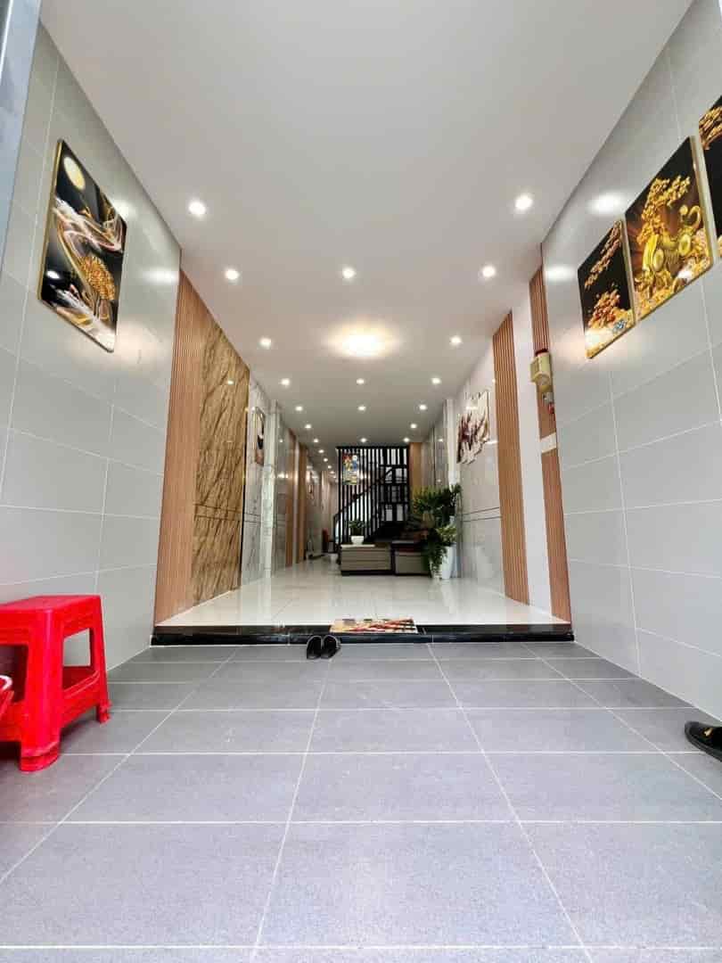 GĐ bán nhà 67m² ở q5/giá 895tr.shr