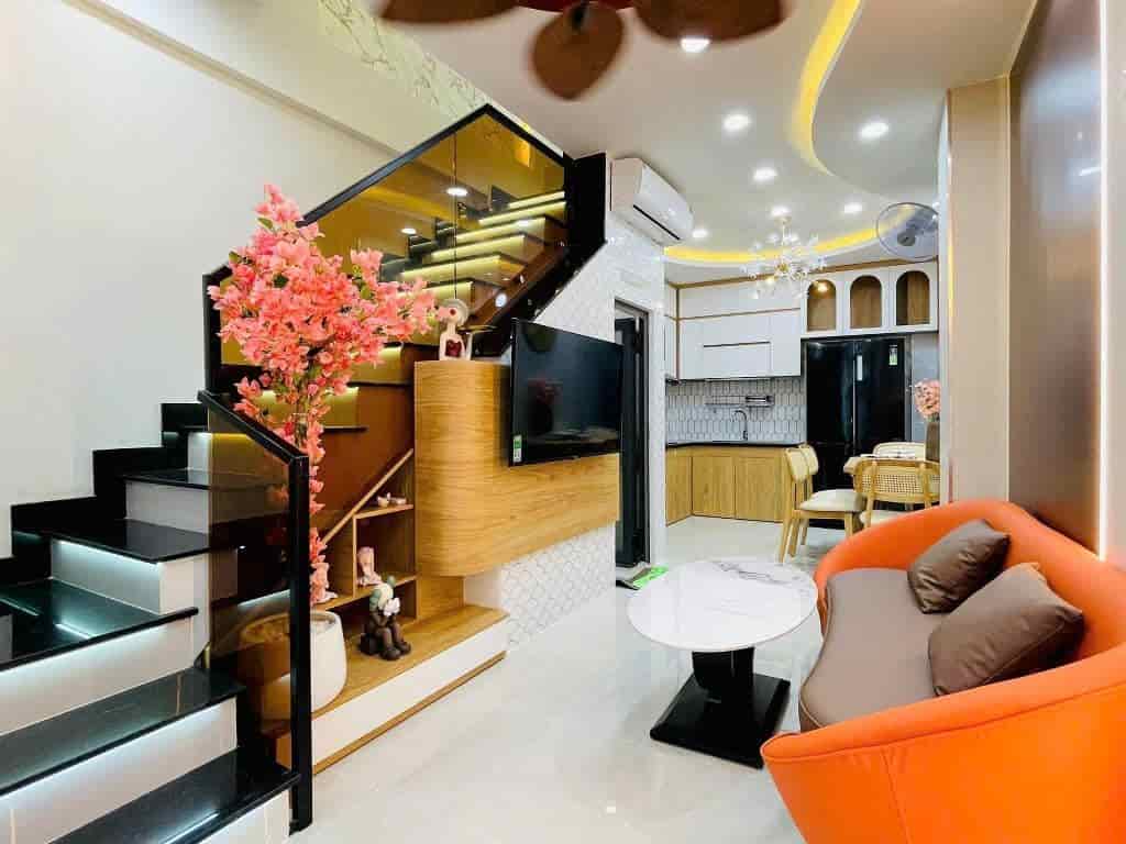 Chia tài sản bán nhà đ. Nguyễn Phúc Chu, Tân Bình, 60m² 925triêu