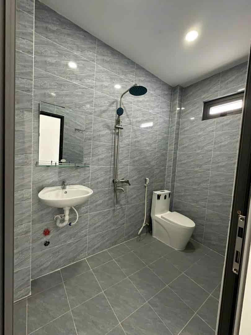 Cần bán nhà DT 68m² đường Lãnh Binh Thăng, q.11, 935 triệu