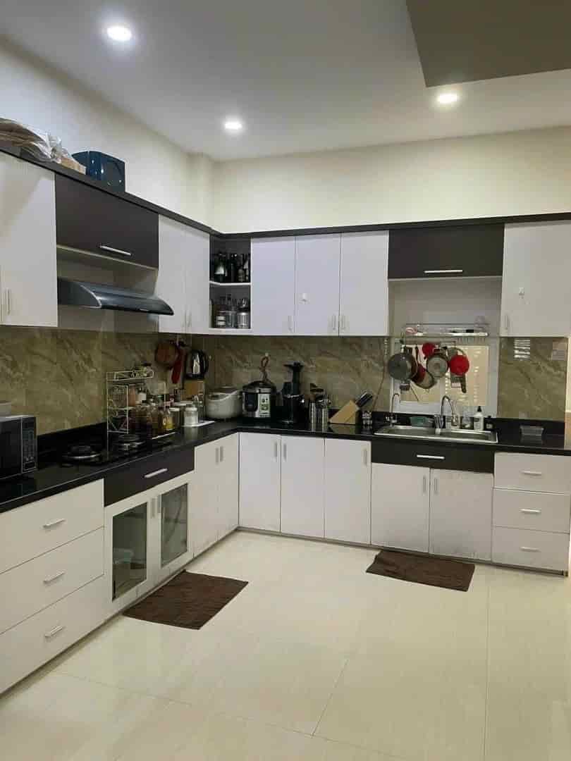 Cần bán nhà DT 68m² đường Lãnh Binh Thăng, q.11, 935 triệu