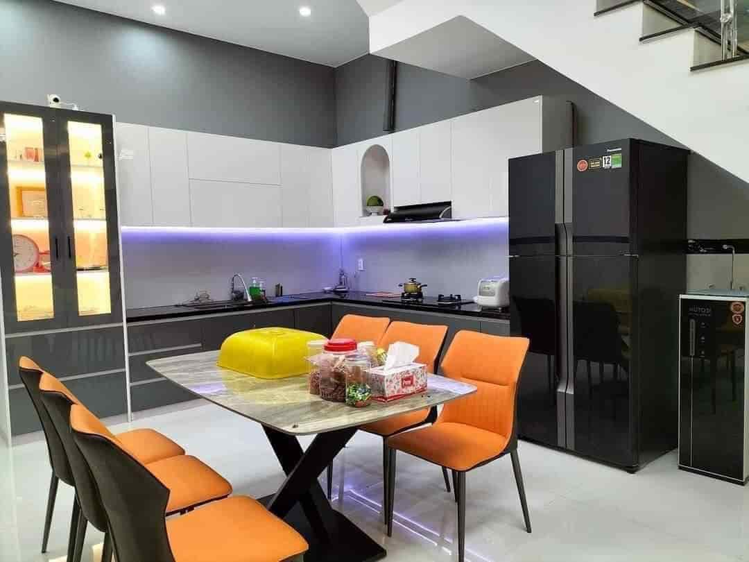 Bán nhà Hà Huy Giáp, Quận 12, 5 tầng, 62m2, 997tr