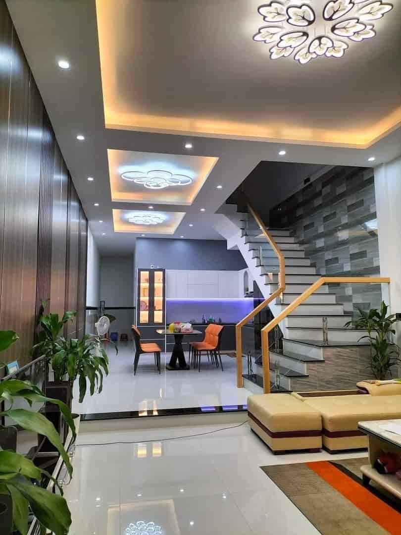 Bán nhà Hà Huy Giáp, Quận 12, 5 tầng, 62m2, 997tr