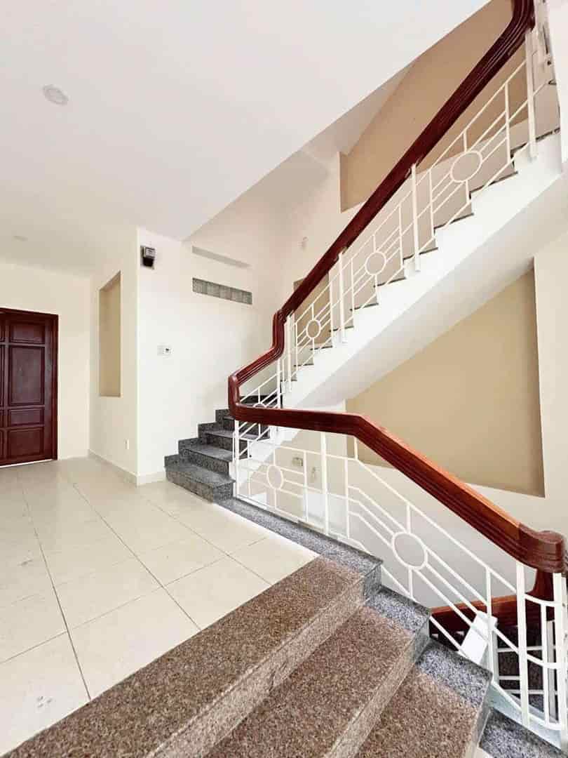 Villa vip trung tâm quận 10, 180m2, 6.5x28m, 5 tầng, hẻm nhựa 10m