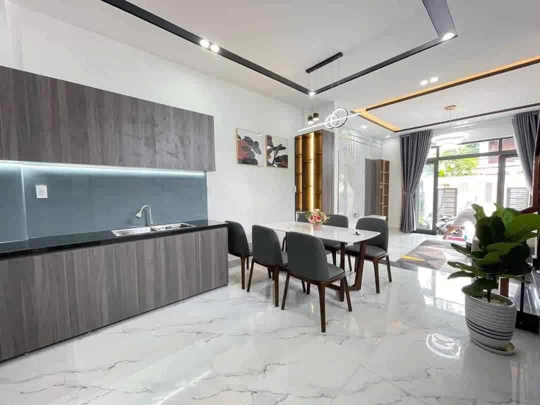 Bán nhà đất tại Phú Nhuận, 80m2 giá chỉ 2 tỷ 4, pháp lý đầy đủ