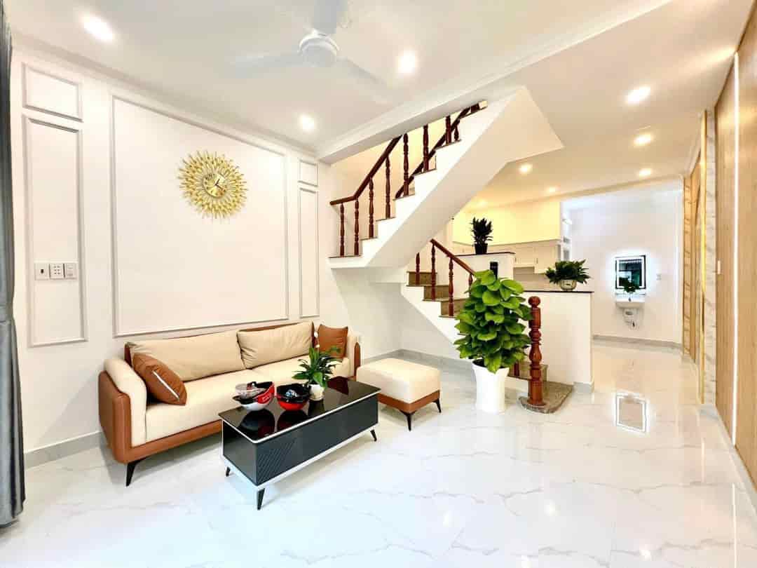 Bán nhà trung tâm quận 3, giá chỉ 4 tỷ cho 50m2