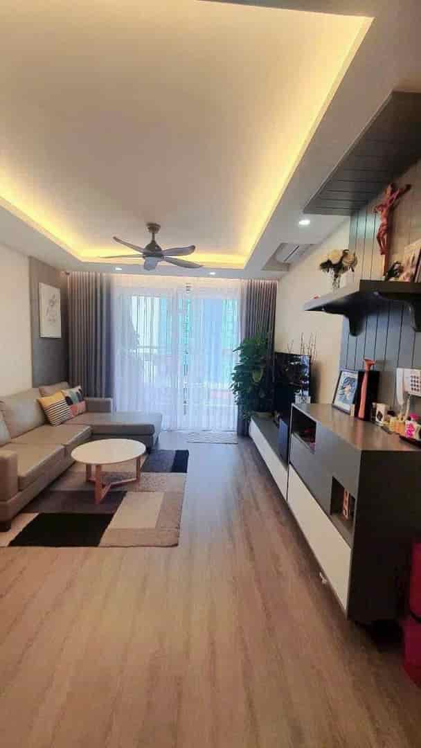 Bán CH ở quận 4 2pn, 2wc 68m2 view đẹp đẽ thoáng mát