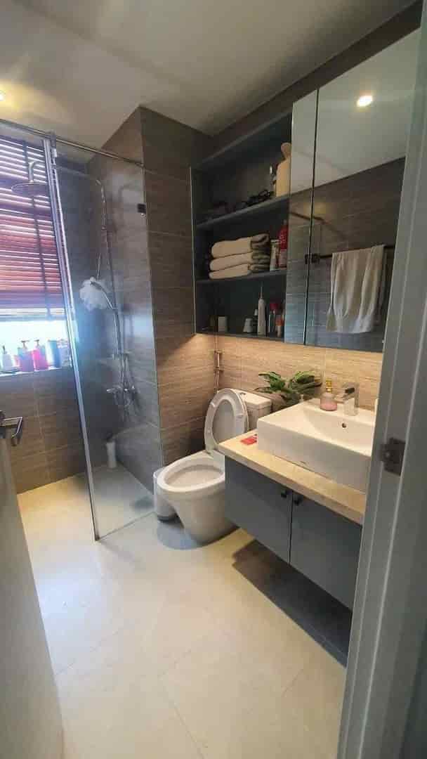 Bán CH ở quận 4 2pn, 2wc 68m2 view đẹp đẽ thoáng mát