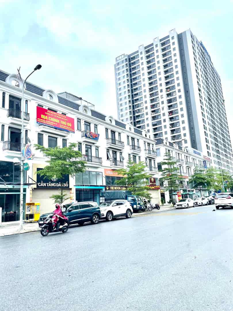 Cho thuê nhà nguyên căn shophouse phố Thành Trung, Trâu Quỳ, 90m2, đường 30m