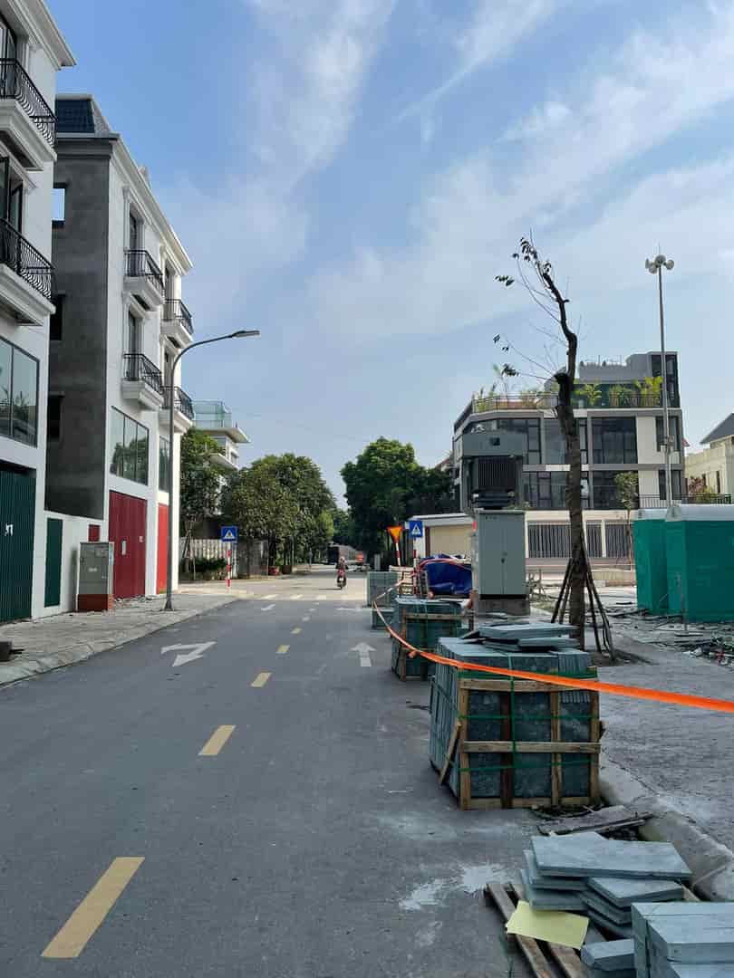 Bán đất Trâu Quỳ, 55m2 phố Thành Trung mtien 4.25m ô tô vào, ngõ nông