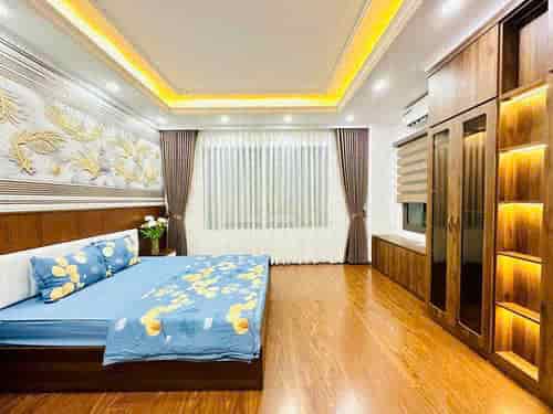 Bán nhà Hào Nam, phân khúc 9 tỷ, nhà dân xây, 66m2, 3 tầng, 3 ngủ, lô góc MT 4m