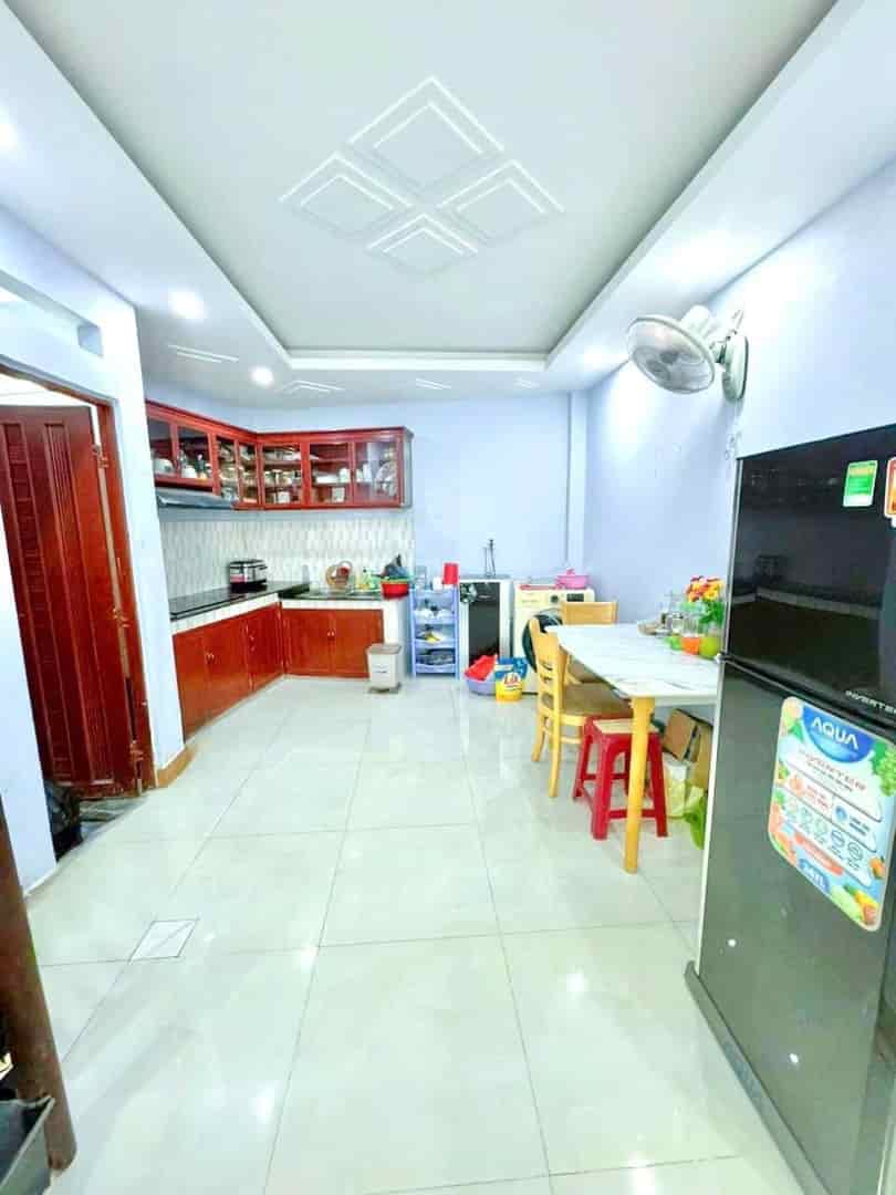 Bán nhà 4 lầu vừa ở vừa cho thuê 45,1m2 hẻm 5m đường C1 giá 3ty880 tặng nội thất phường 13 Tân Bình