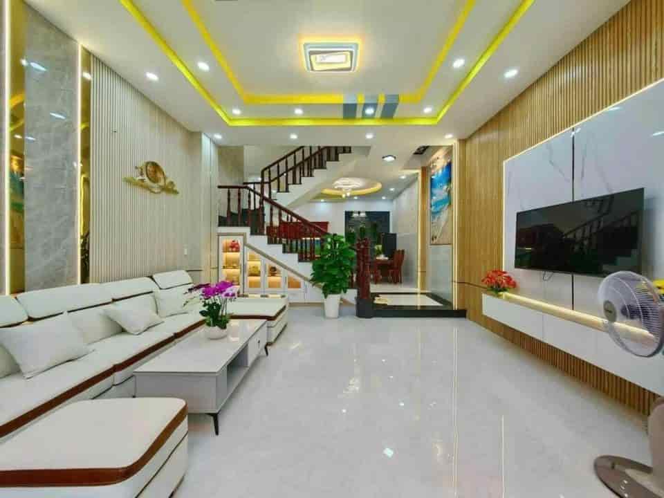 Bán nhà đường Lý Tự Trọng, phường Bến Thành, quận 1, Hồ Chí Minh giá 1ty680 diện tích 58m2(4*14,5) sổ hồng riêng