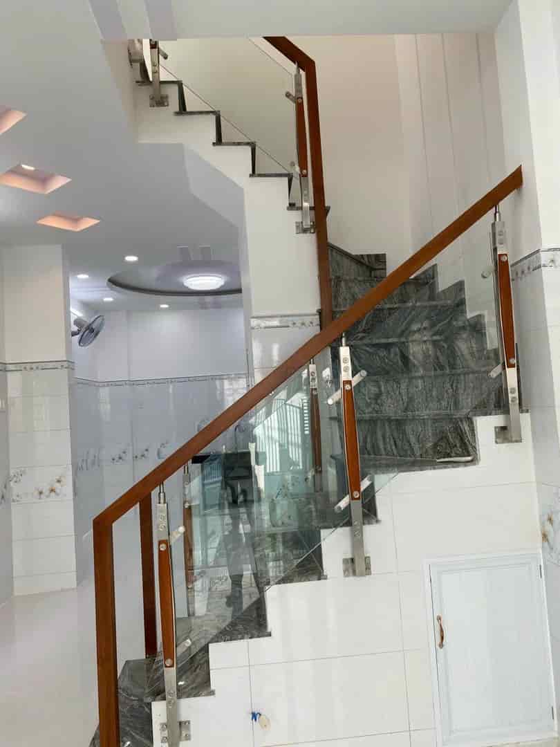 Bán nhà đ.Thống Nhất, Gò Vấp diện tích 60m2, giá 1ty370 sổ hồng riêng